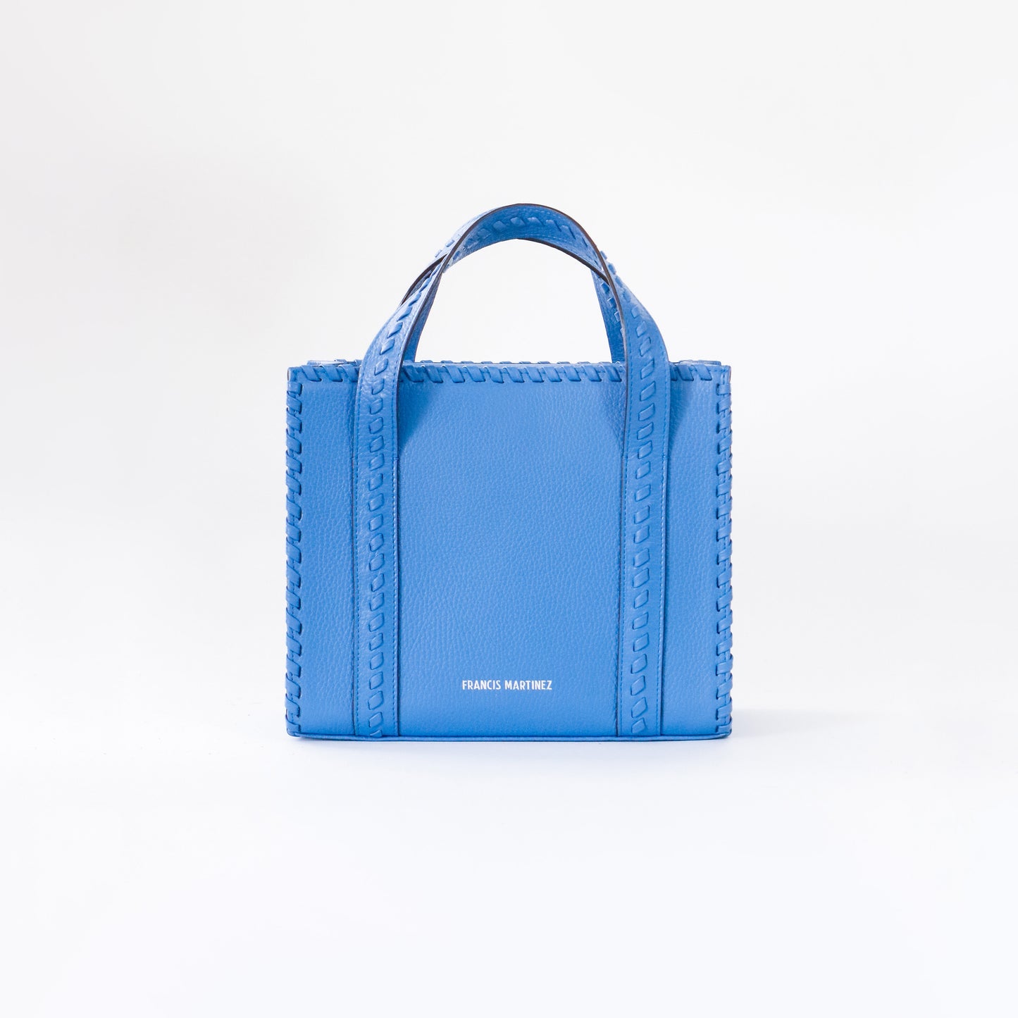 Bolsa Clementina M | cartera tipo tote mediana en cuero con detalles tejida a mano en color zul