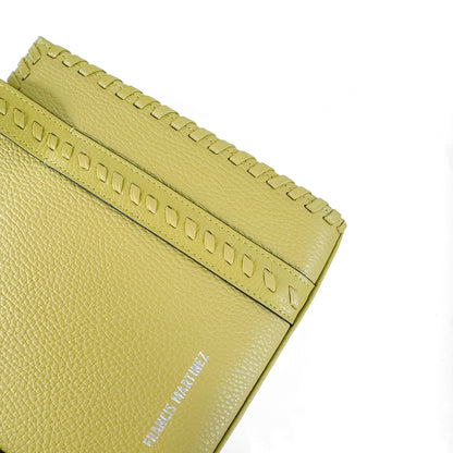 By francis martinez_Bolsa Clementina M | cartera tipo tote mediana en cuero con detalles tejidos a mano en color verde pistacho 4