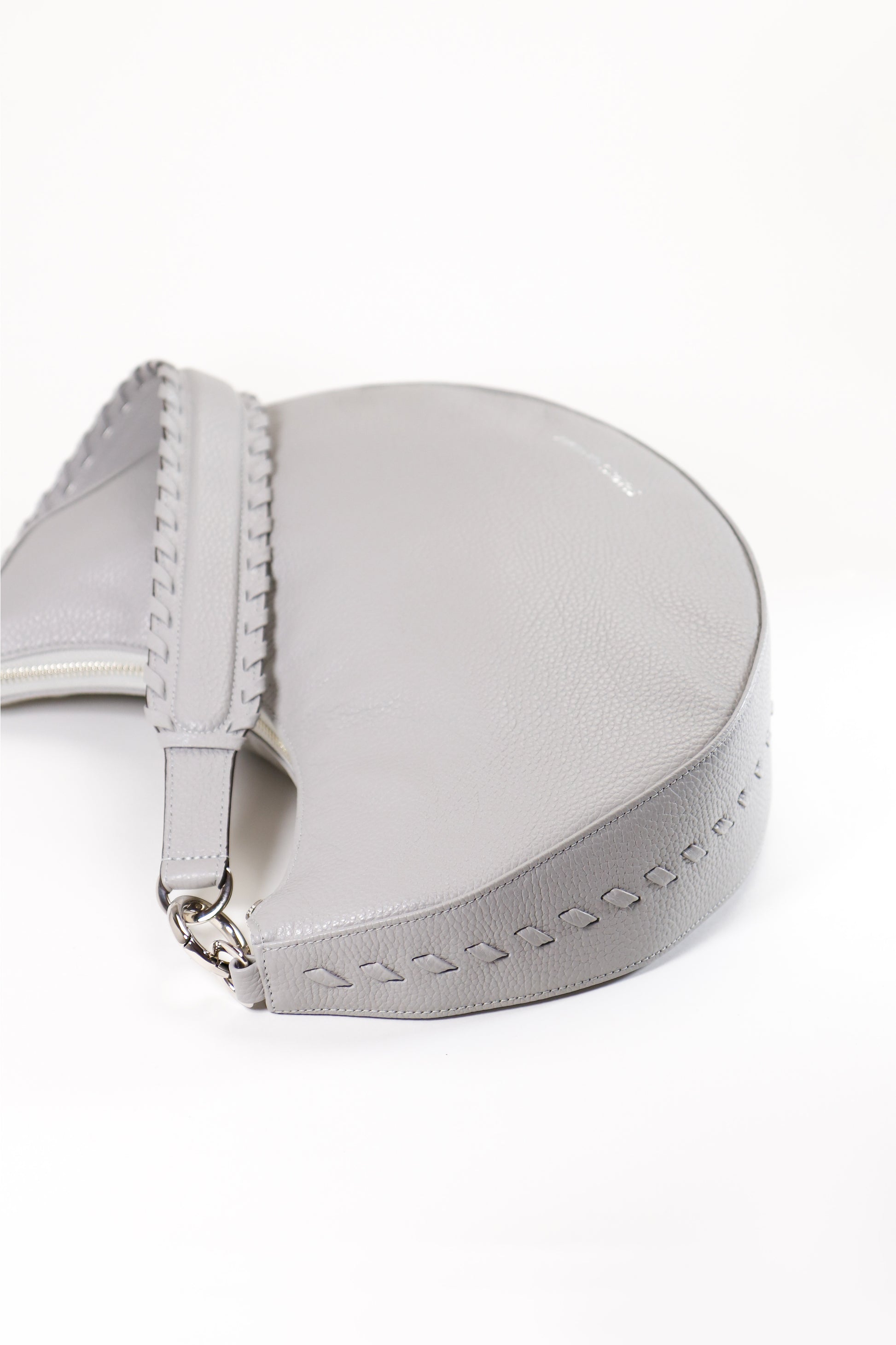 By francis martinez_Bolso Media Luna | 2 carteras en una en cuero color gris