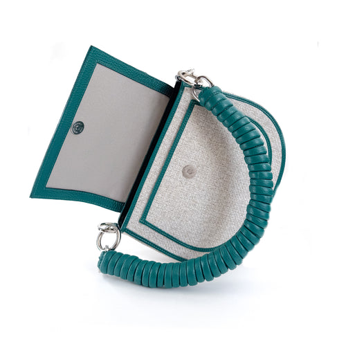 by francis martinez_Bolso Luna | Bandolera combinada en tela y cuero con accesorios desmontables en color verde aguacate 1