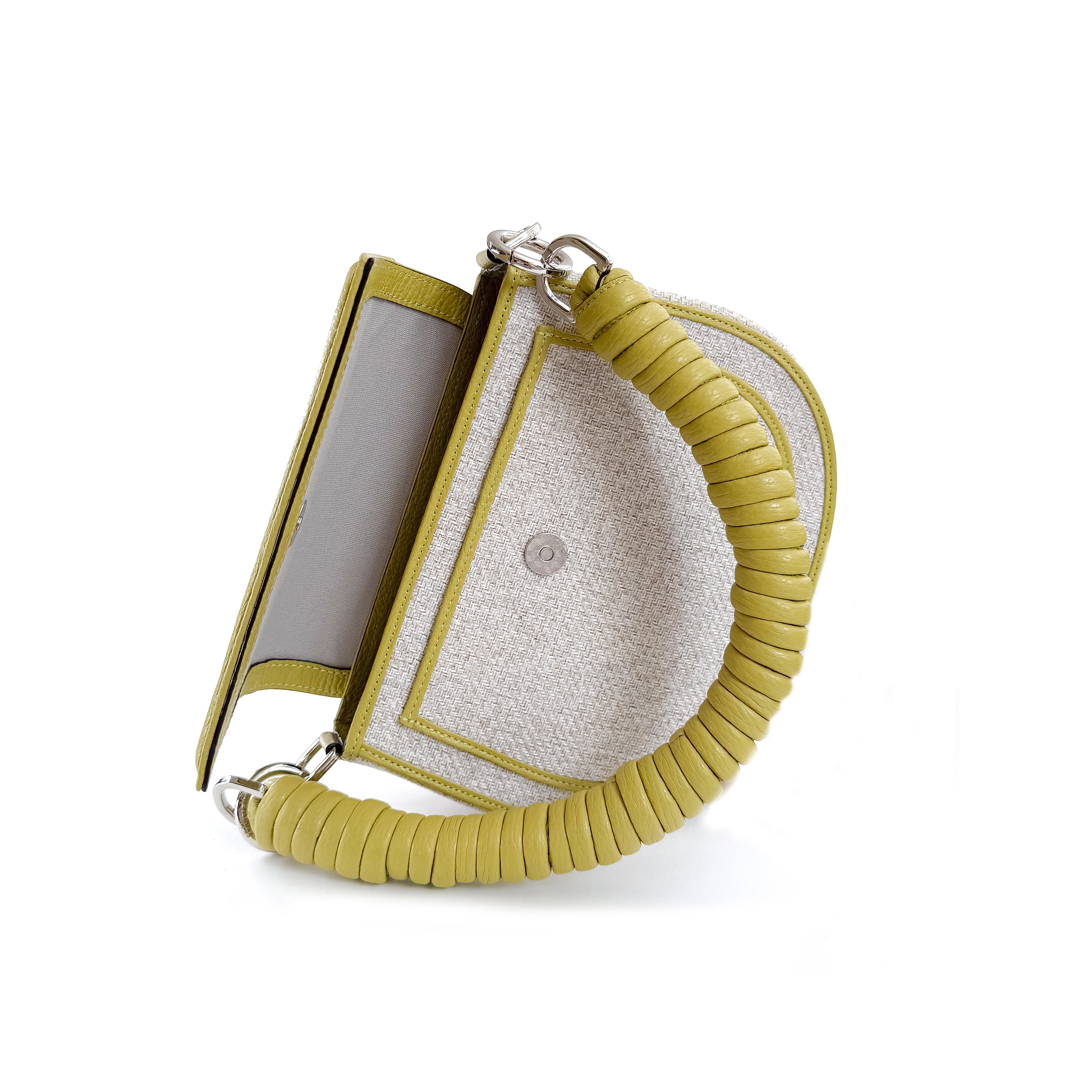 by francis martinez_Bolso Luna | Bandolera combinada en tela y cuero con accesorios desmontables en color verde pistacho 1