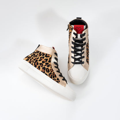 by francis martinez_Botas Lola | Botines casuales para mujer en cuero de piel natural con textura en leopardo 1