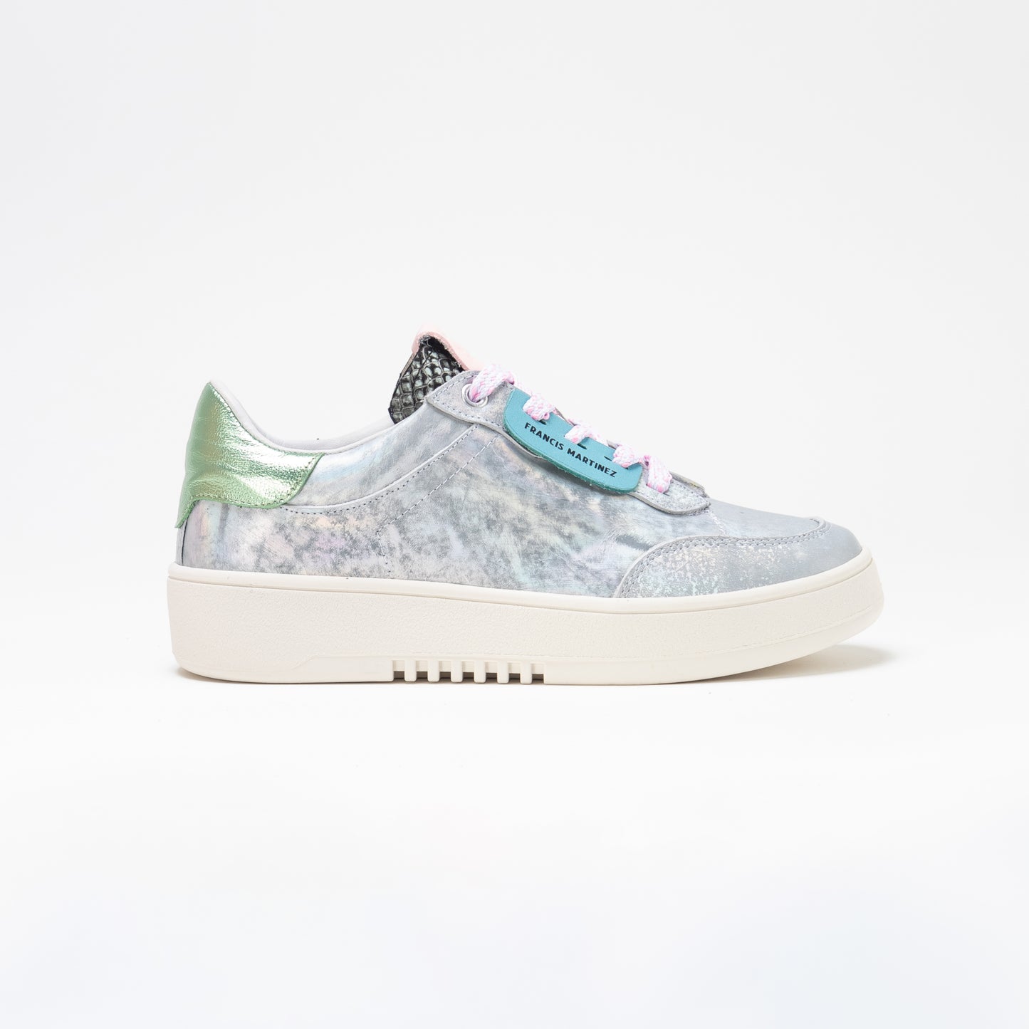 by francis martinez_Tenis Paola | Tenis casual para mujer en cuero tornasol