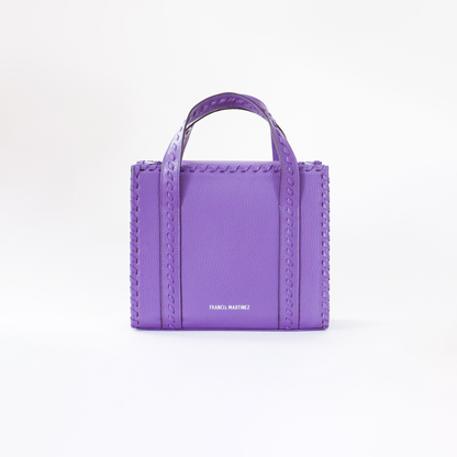 Bolsa Clementina M | cartera tipo tote mediana en cuero con detalles tejida a mano en color morado