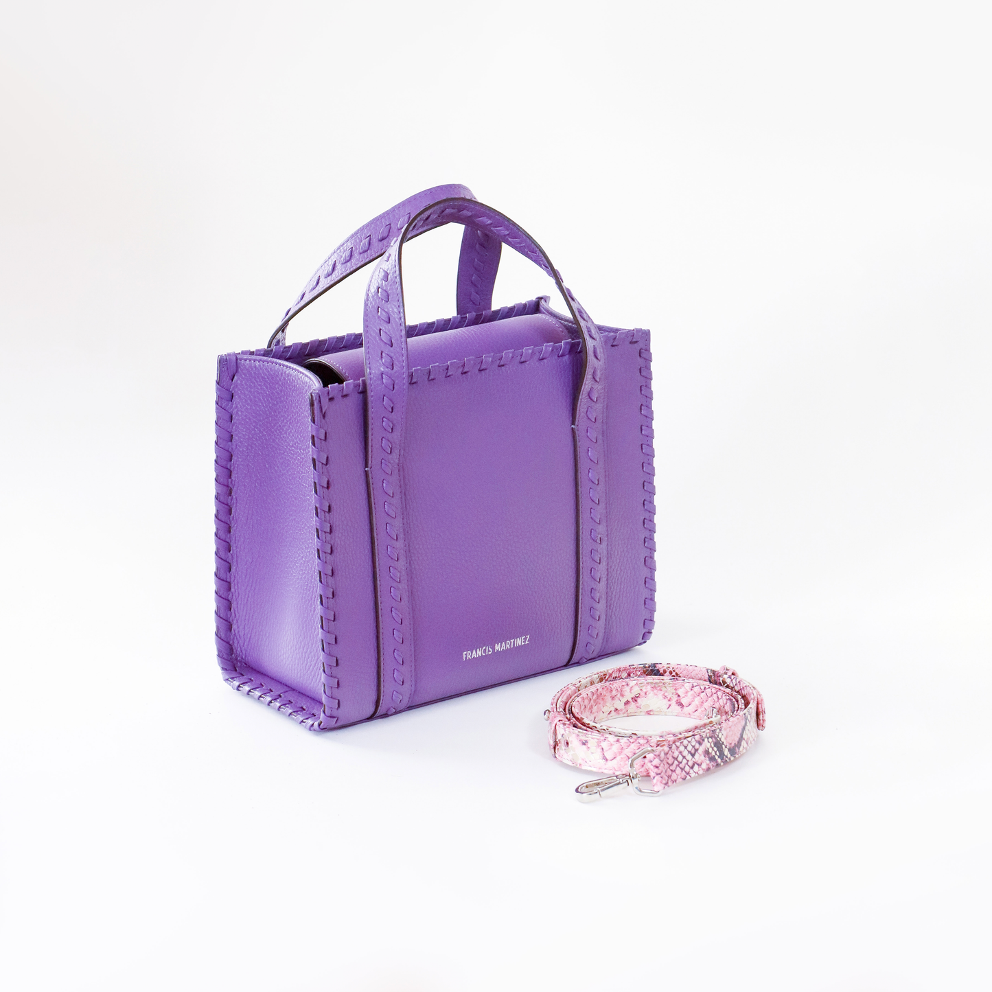 Bolsa Clementina M | cartera tipo tote mediana en cuero con detalles tejida a mano en color morado